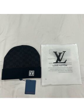 Black Louis Vuitton beanie